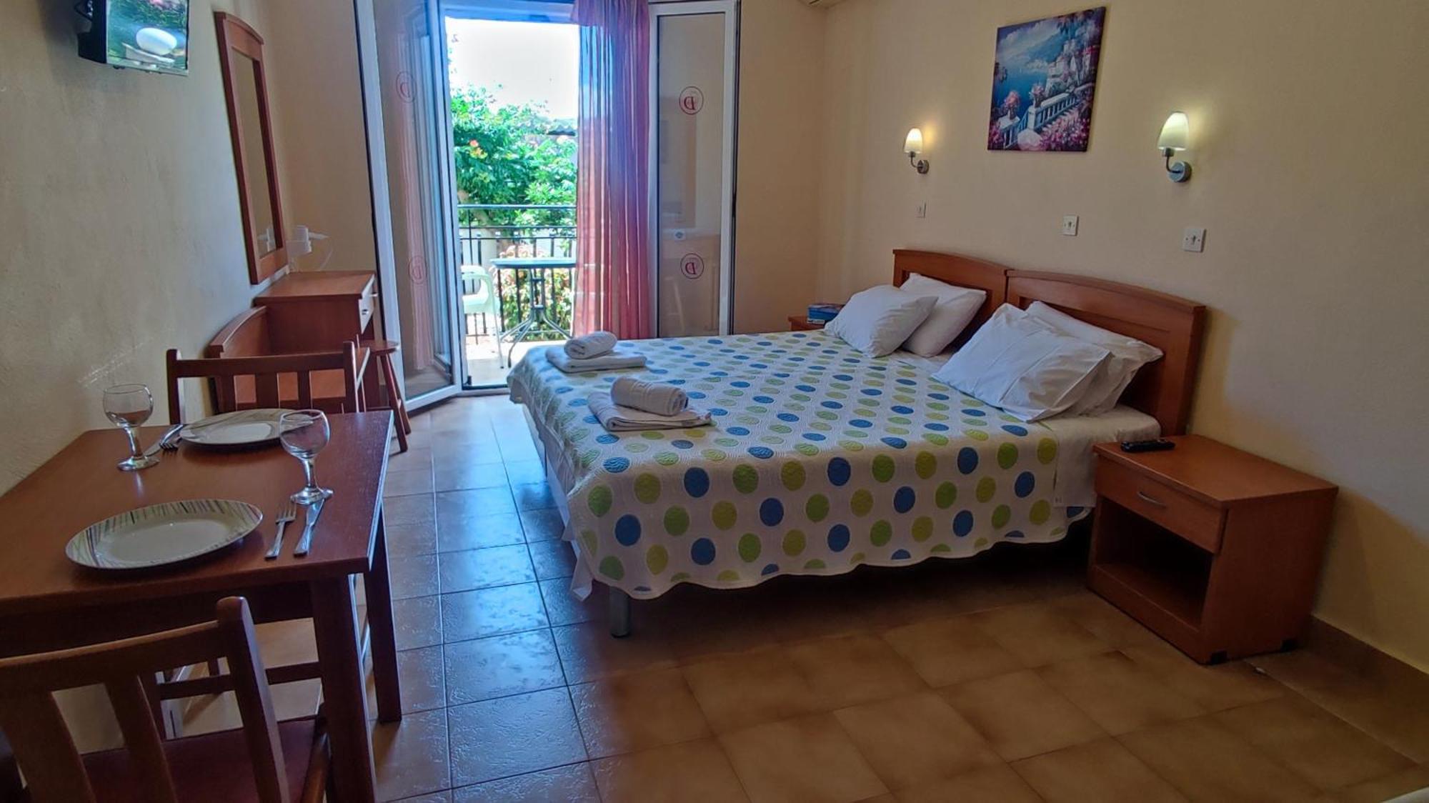Dionysios Studios Skala  Экстерьер фото